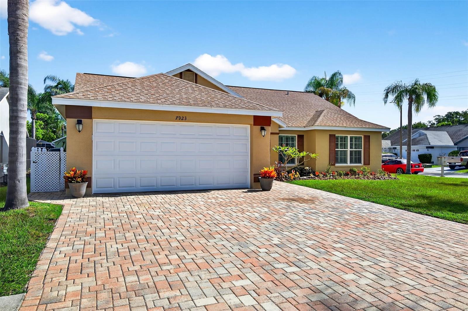 Listing photo id 30 for 7923 Woburn Street