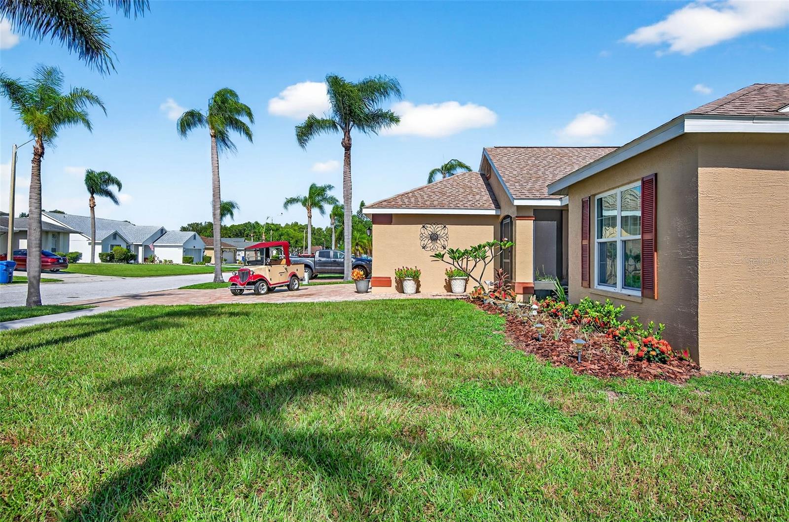 Listing photo id 33 for 7923 Woburn Street