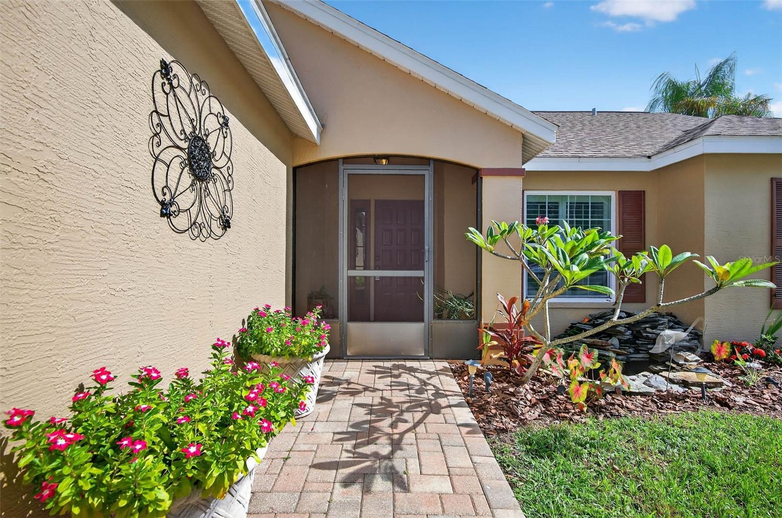 Listing photo id 34 for 7923 Woburn Street