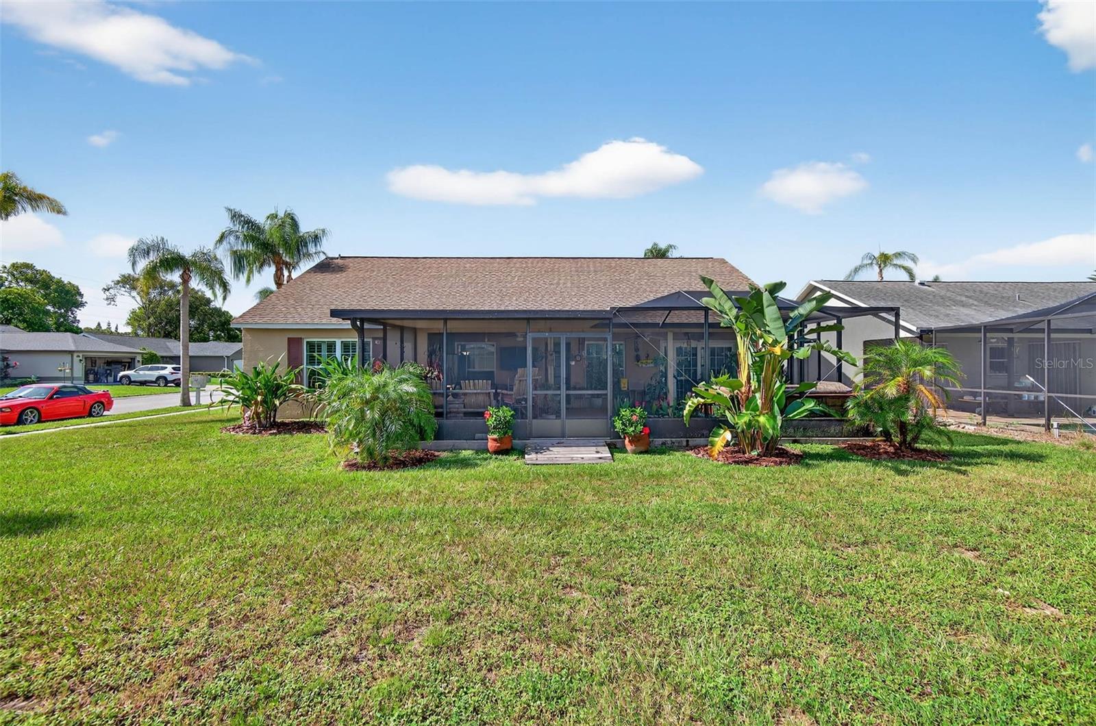 Listing photo id 39 for 7923 Woburn Street