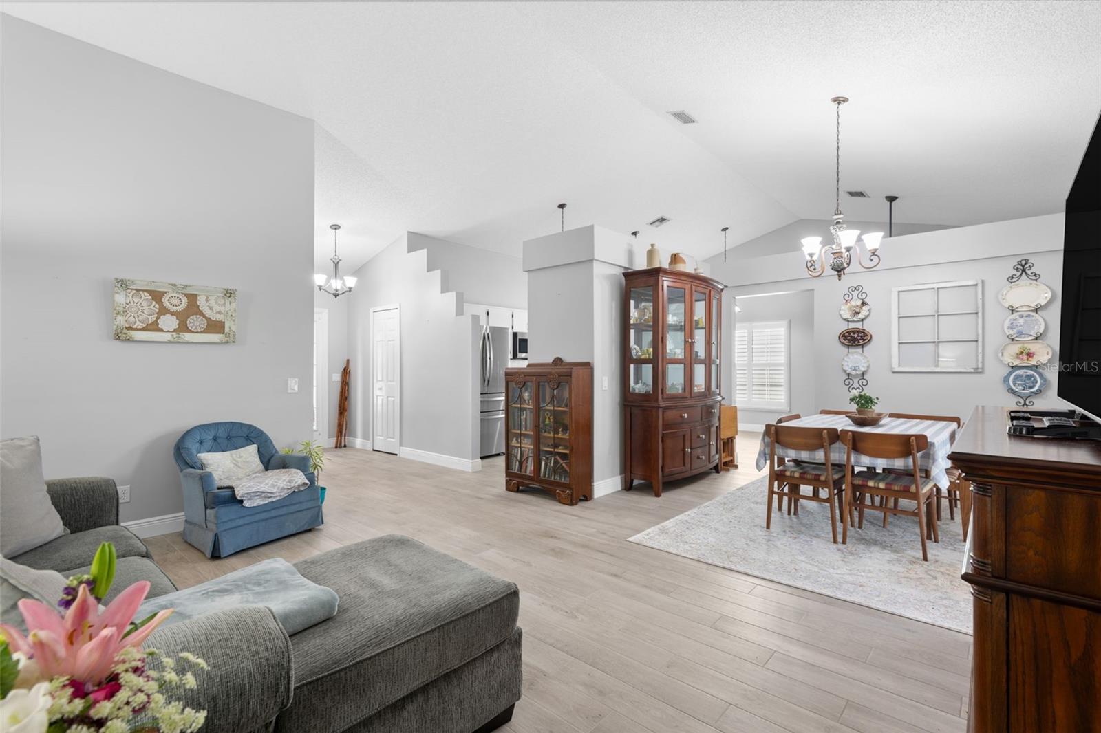 Image 7 of 26 For 7923 Woburn Street