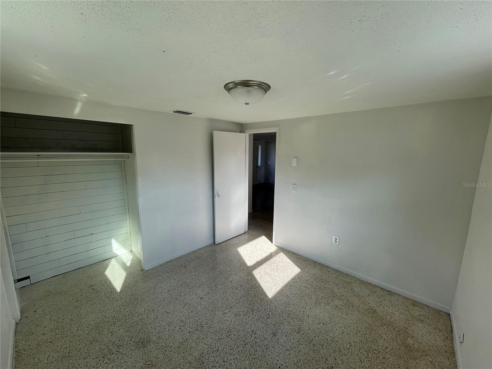 Image 13 of 24 For 7034 Bellaire Terrace