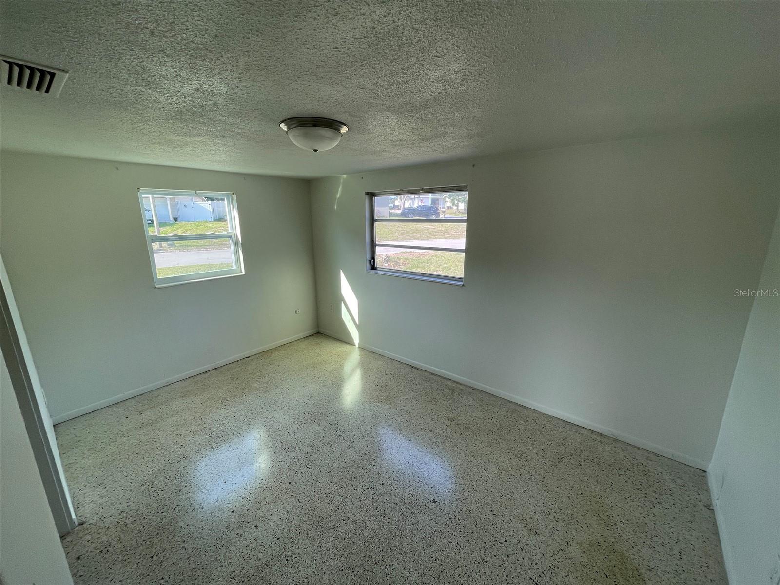 Image 15 of 24 For 7034 Bellaire Terrace