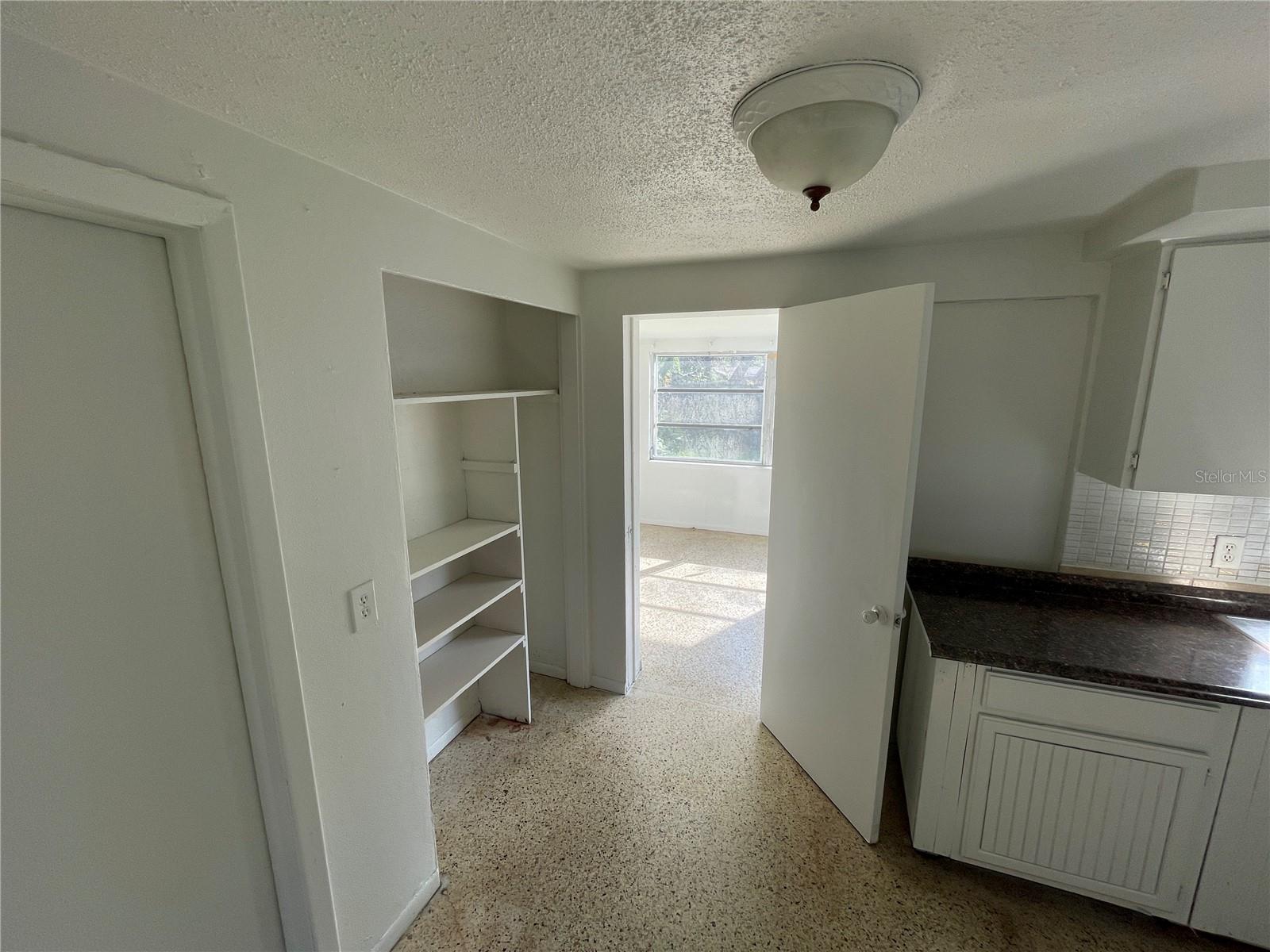 Image 19 of 24 For 7034 Bellaire Terrace