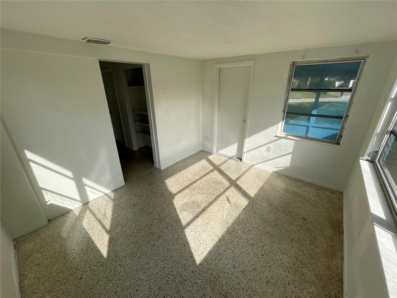 Image 21 of 24 For 7034 Bellaire Terrace