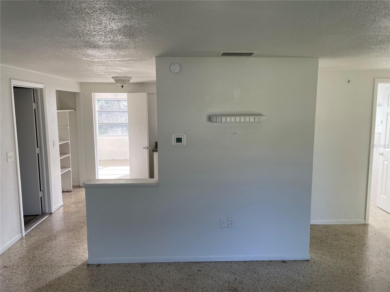 Image 4 of 24 For 7034 Bellaire Terrace