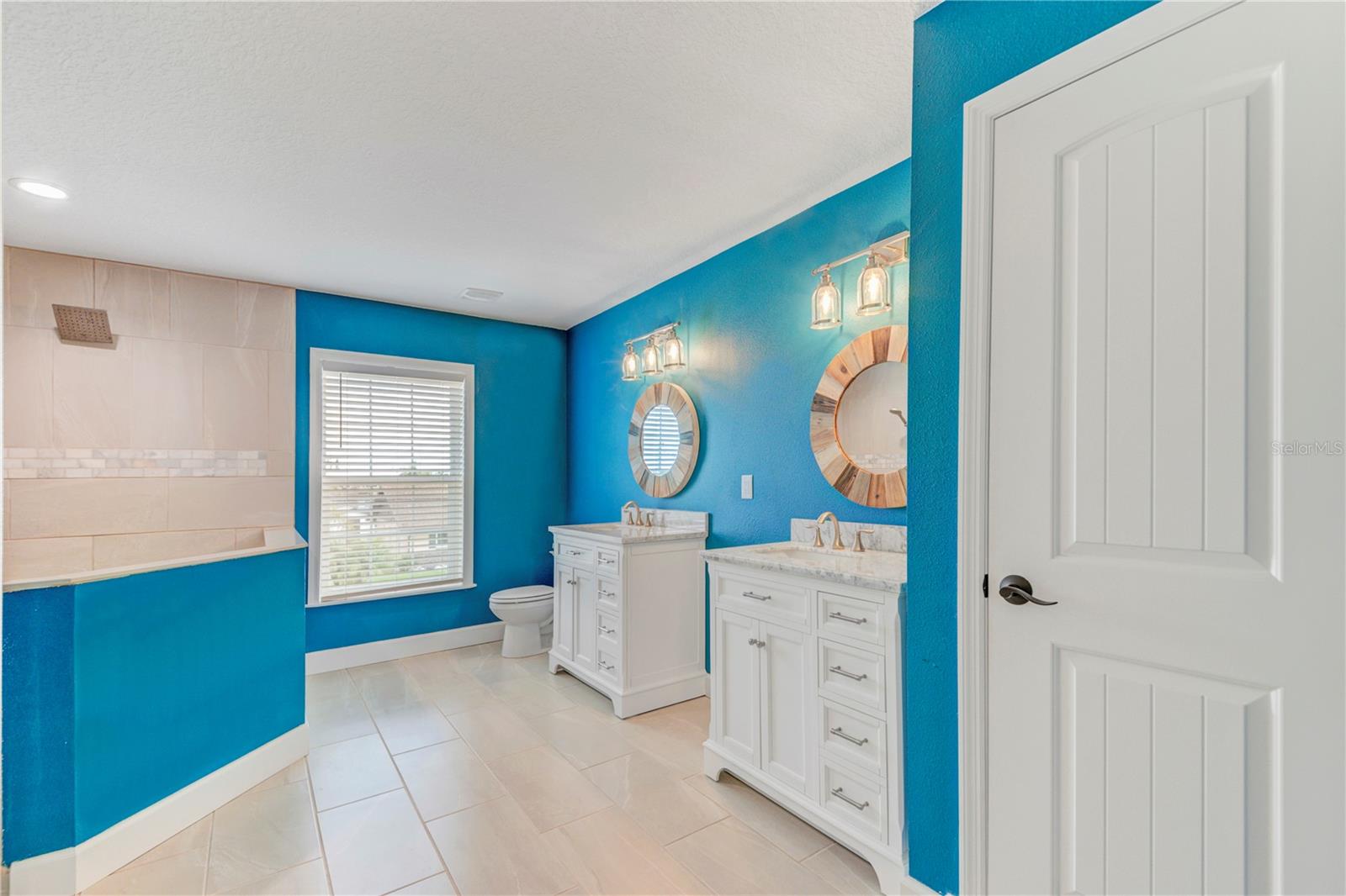 Listing photo id 22 for 4469 Bahama Drive