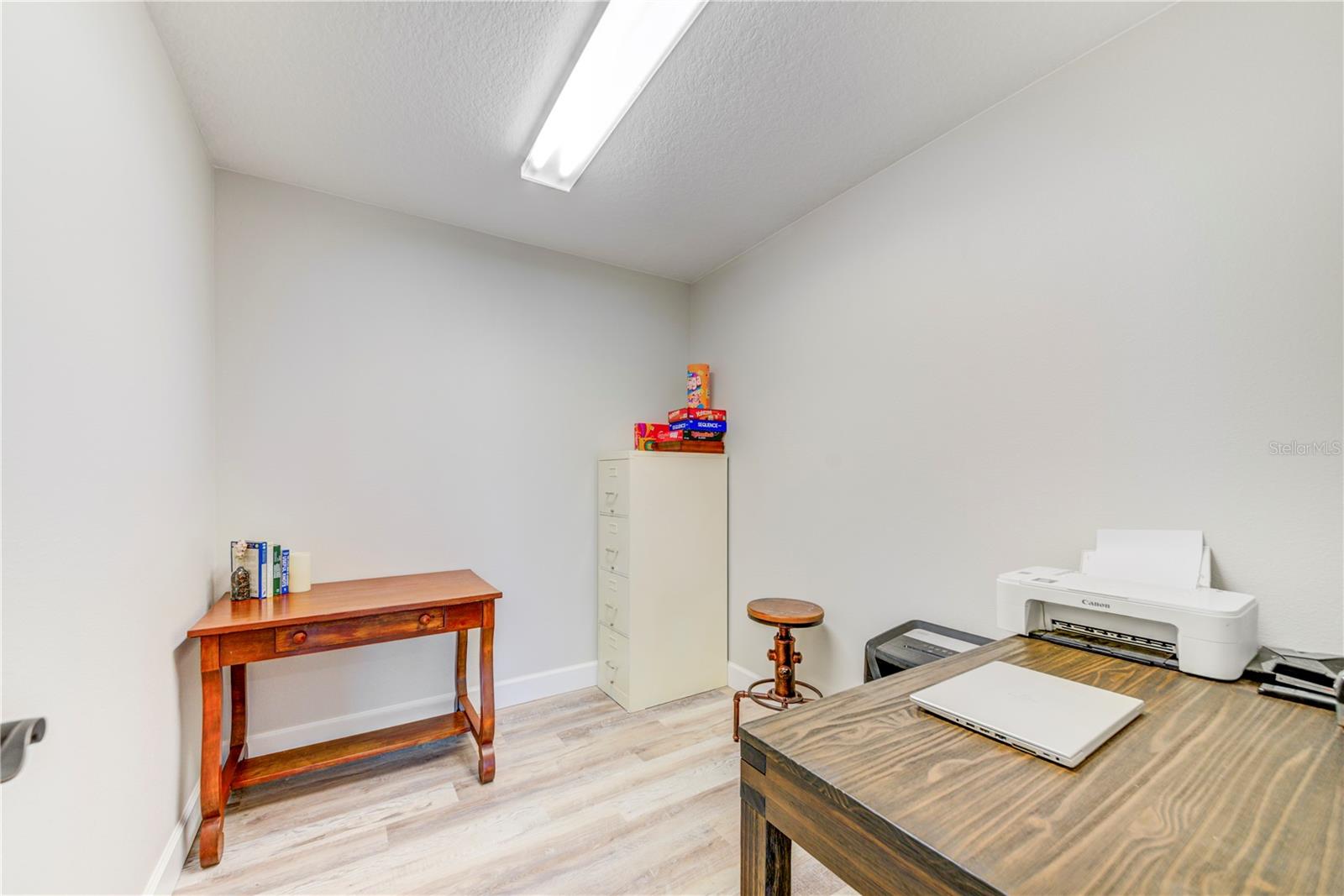 Listing photo id 28 for 4469 Bahama Drive