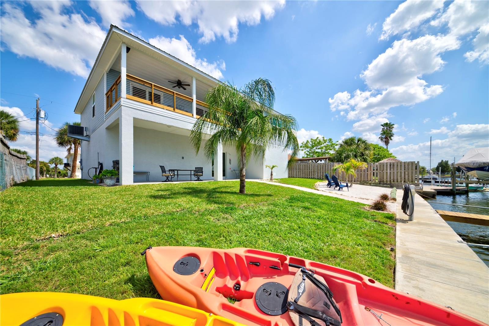 Listing photo id 33 for 4469 Bahama Drive