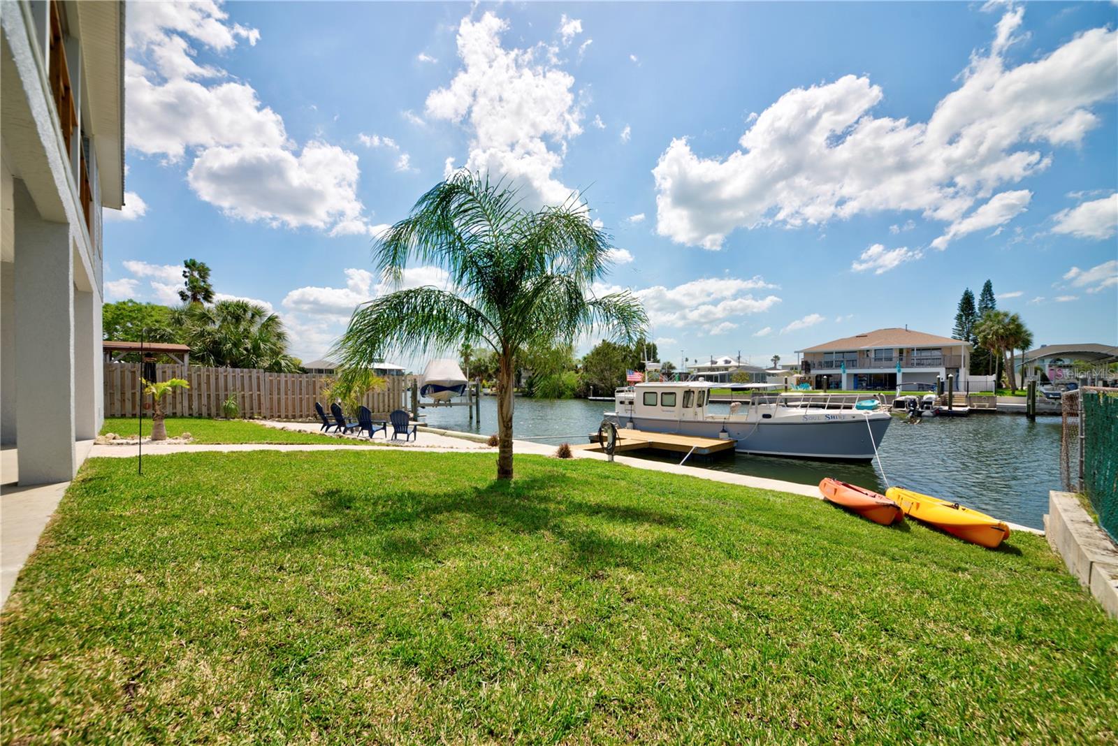 Listing photo id 37 for 4469 Bahama Drive