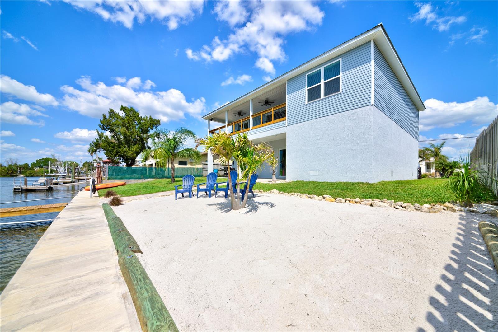 Listing photo id 38 for 4469 Bahama Drive