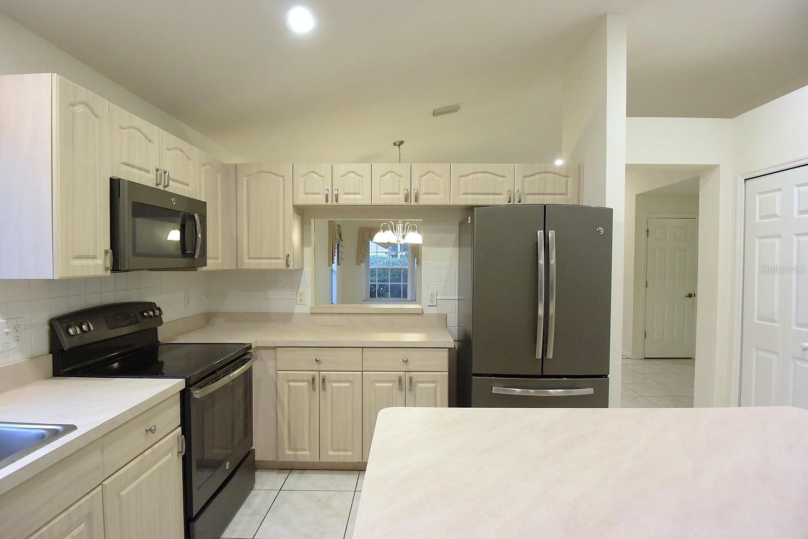 Image 10 of 48 For 14112 Whitecap Avenue