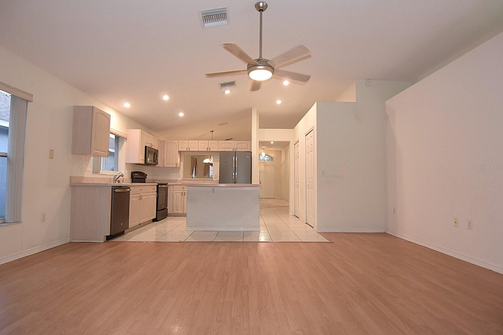 Image 18 of 48 For 14112 Whitecap Avenue