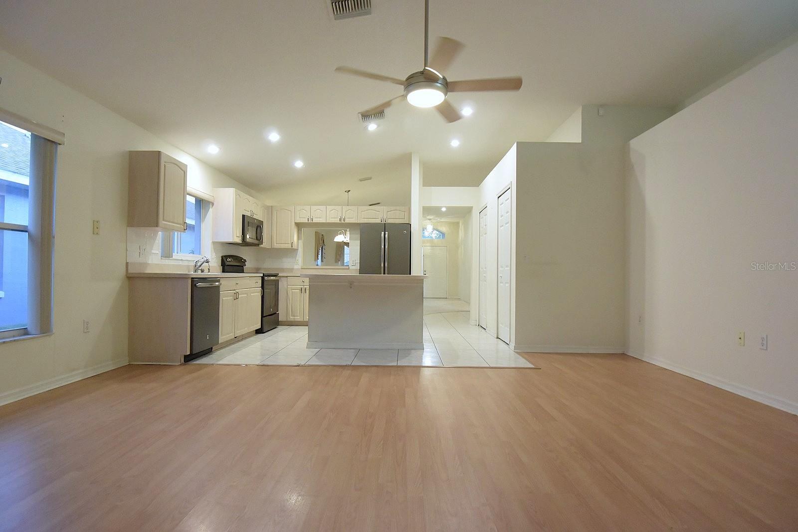 Image 19 of 48 For 14112 Whitecap Avenue