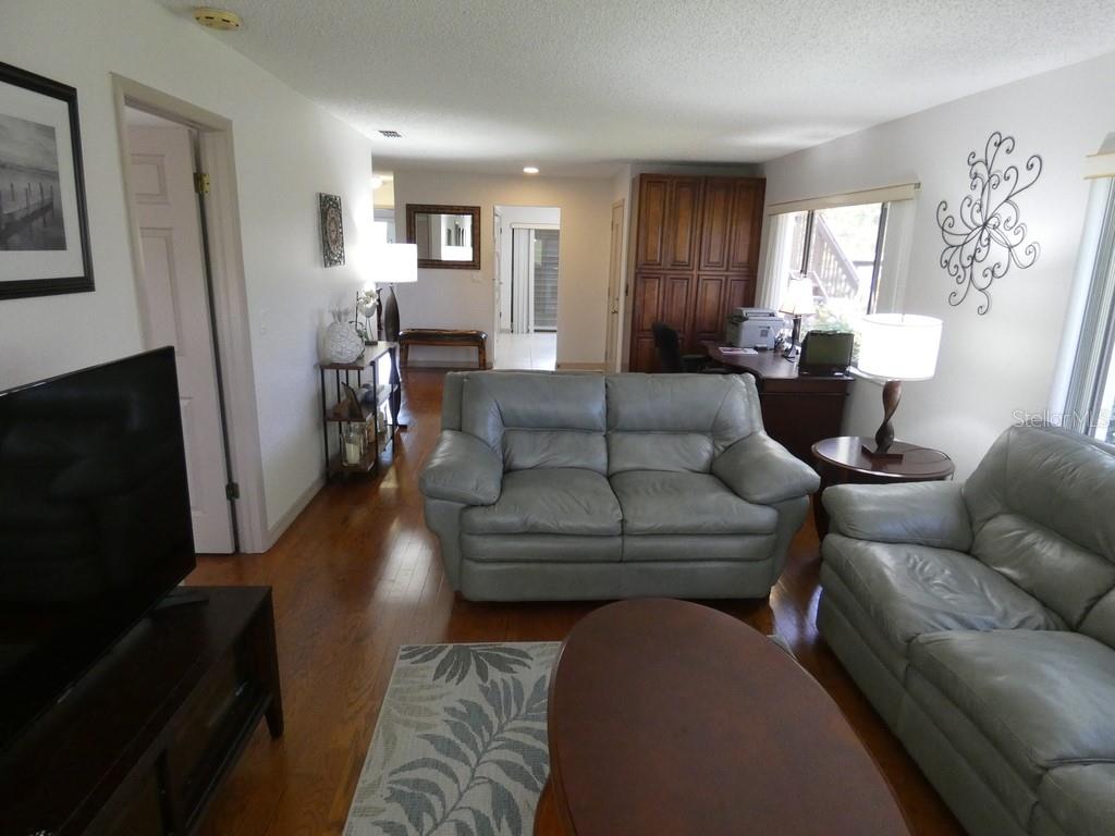 Image 16 of 32 For 13010 Wedgewood Way A