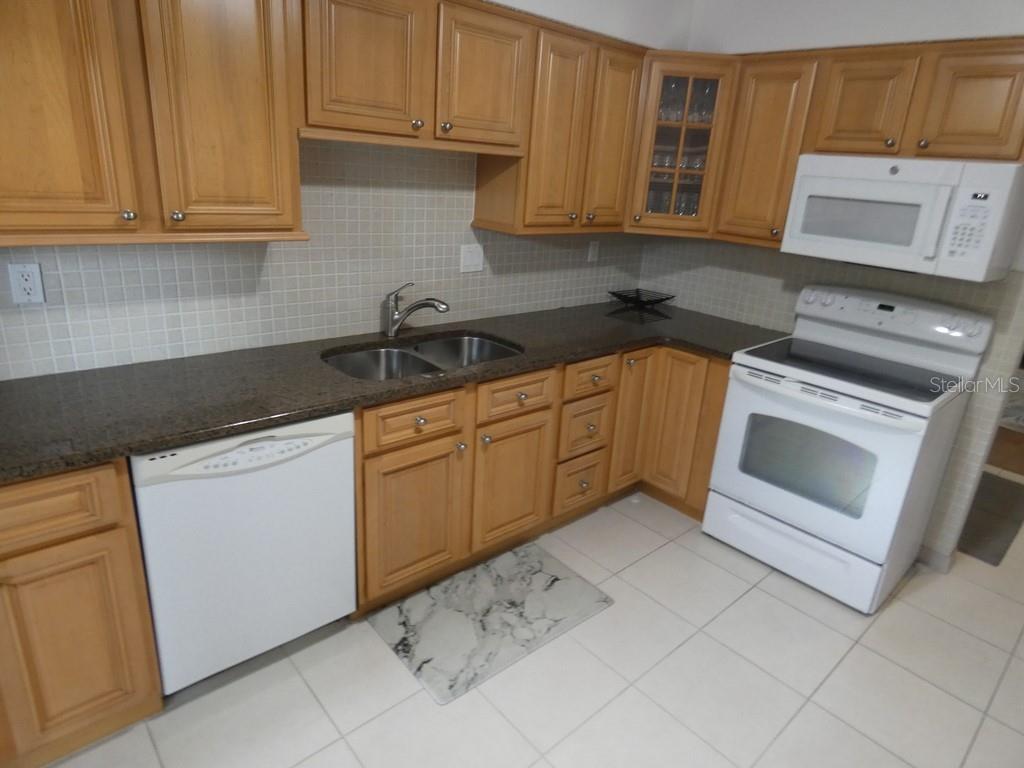 Image 7 of 32 For 13010 Wedgewood Way A