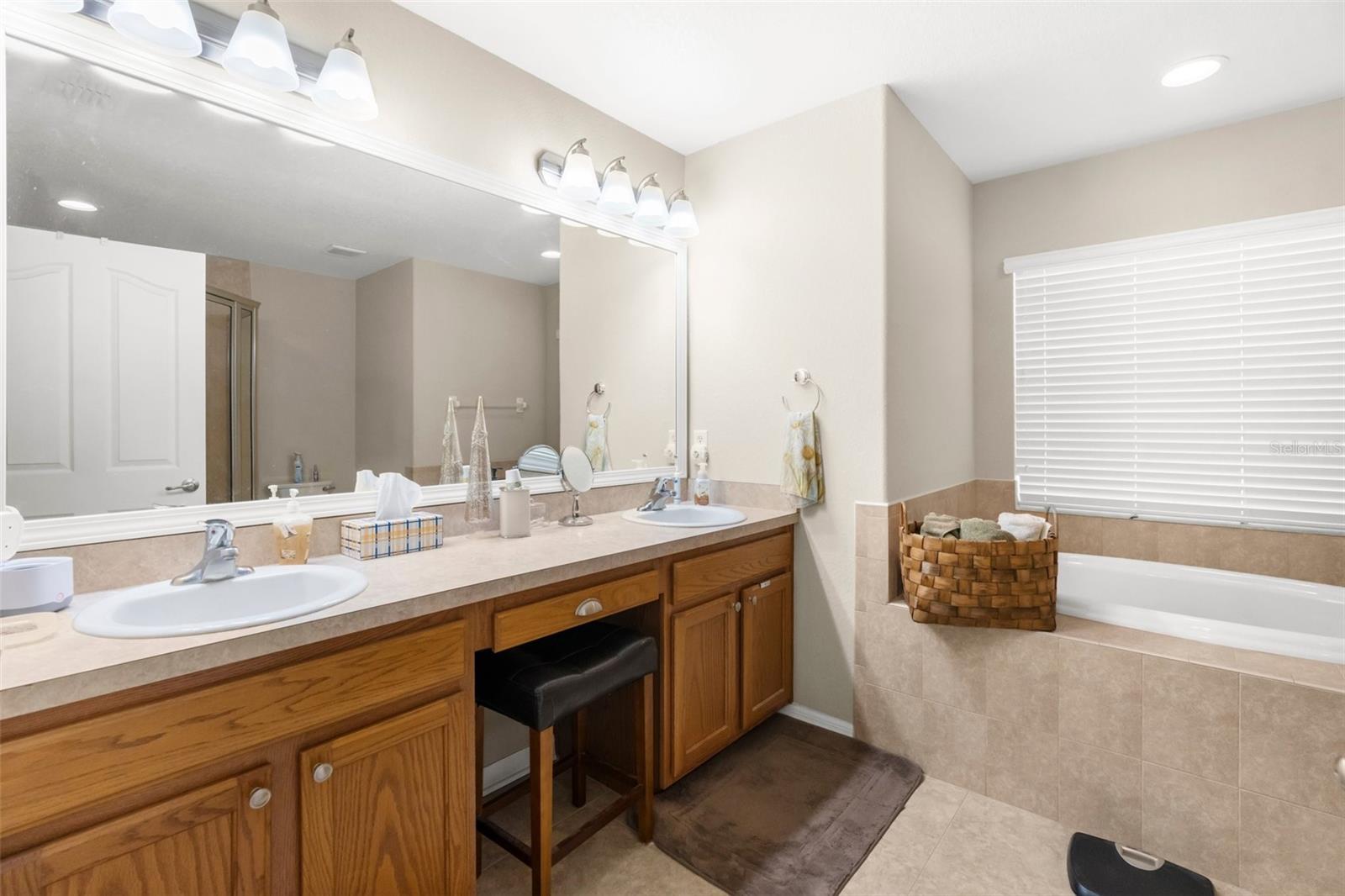 Listing photo id 8 for 13444 English Parrot Road