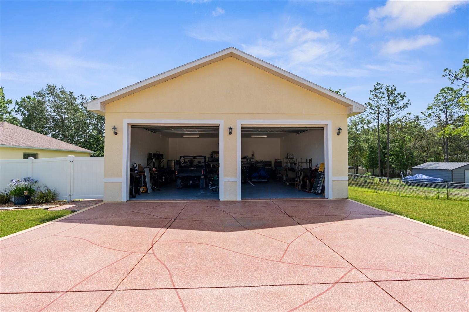Listing photo id 15 for 13444 English Parrot Road