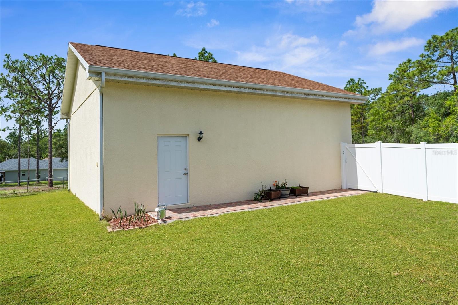 Listing photo id 18 for 13444 English Parrot Road