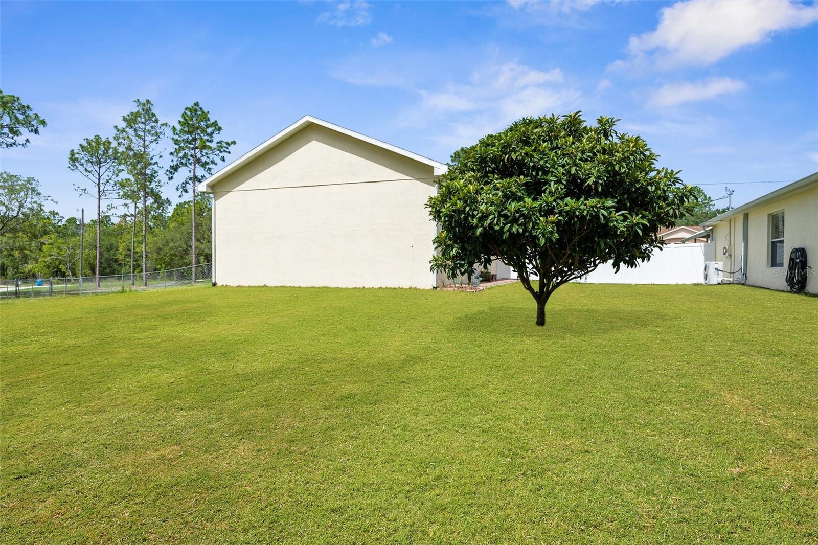 Listing photo id 19 for 13444 English Parrot Road