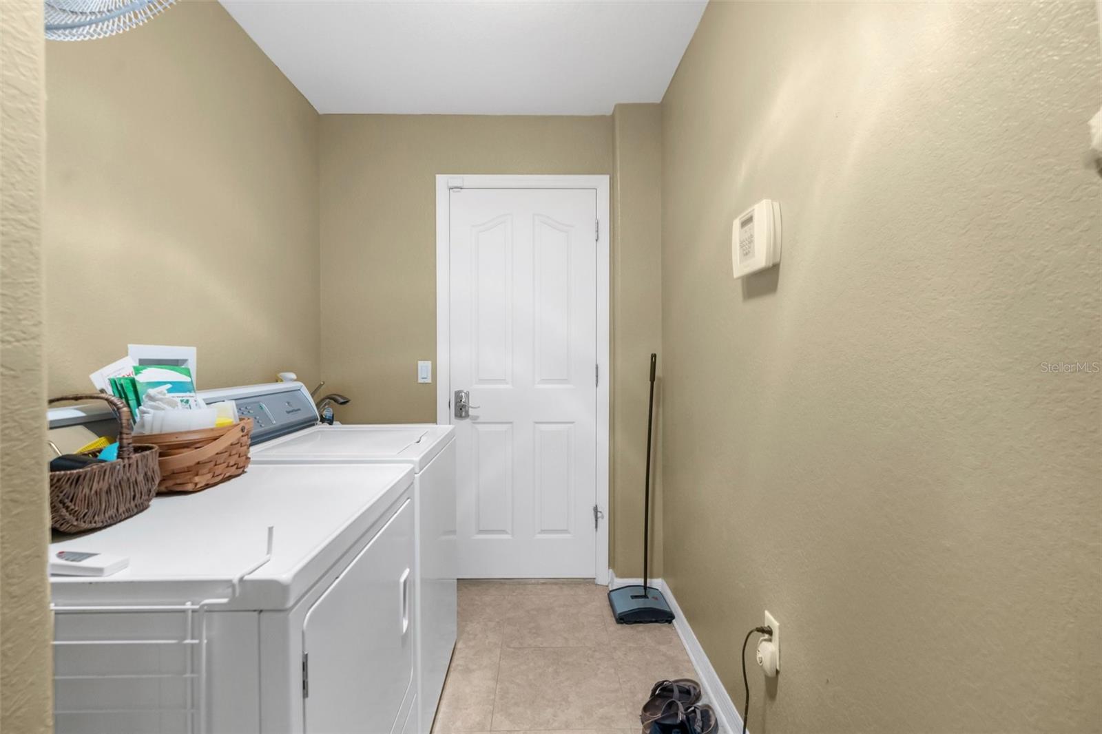 Listing photo id 35 for 13444 English Parrot Road
