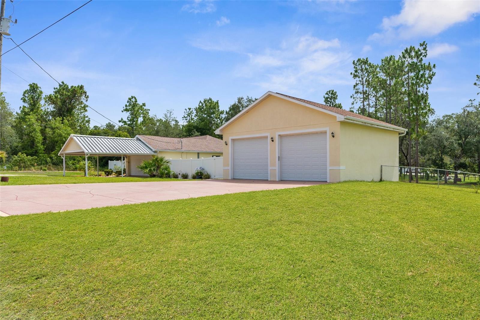 Listing photo id 48 for 13444 English Parrot Road