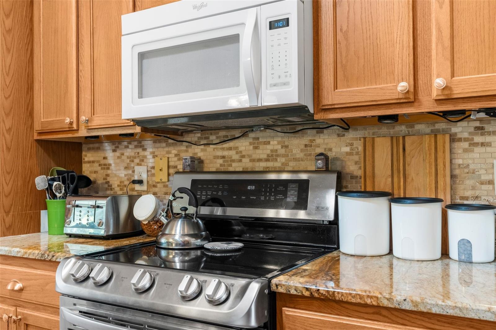 Listing photo id 5 for 13444 English Parrot Road