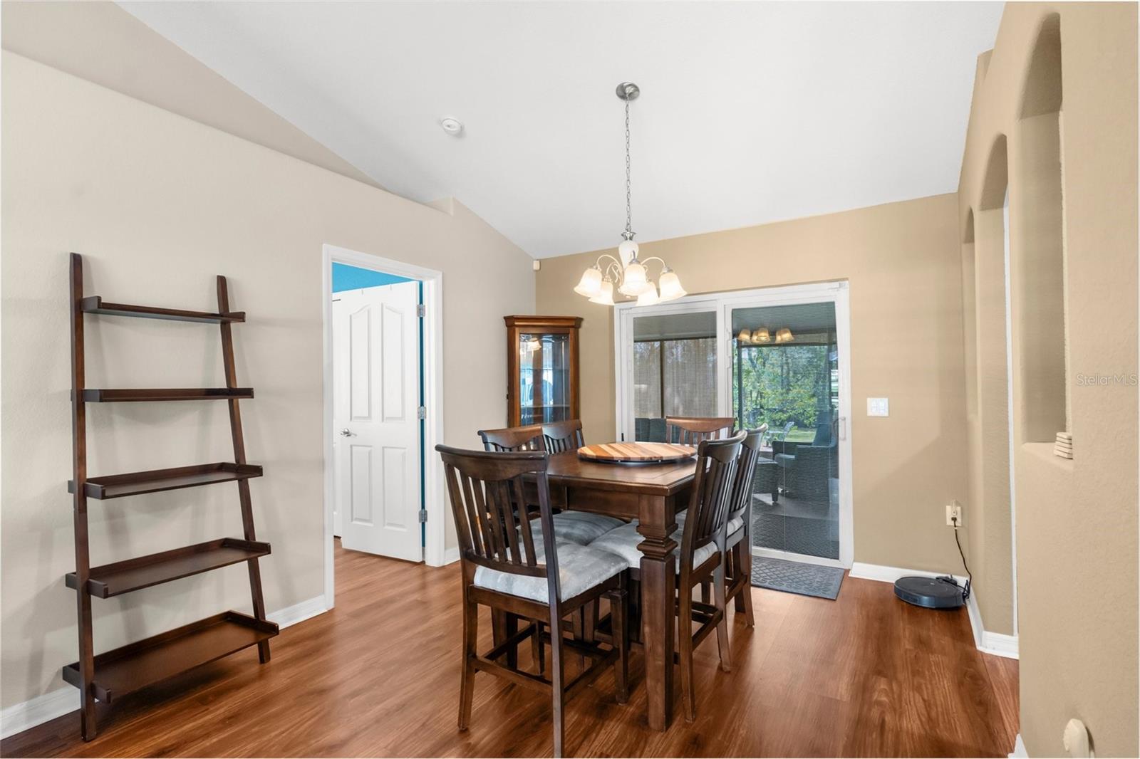 Listing photo id 6 for 13444 English Parrot Road