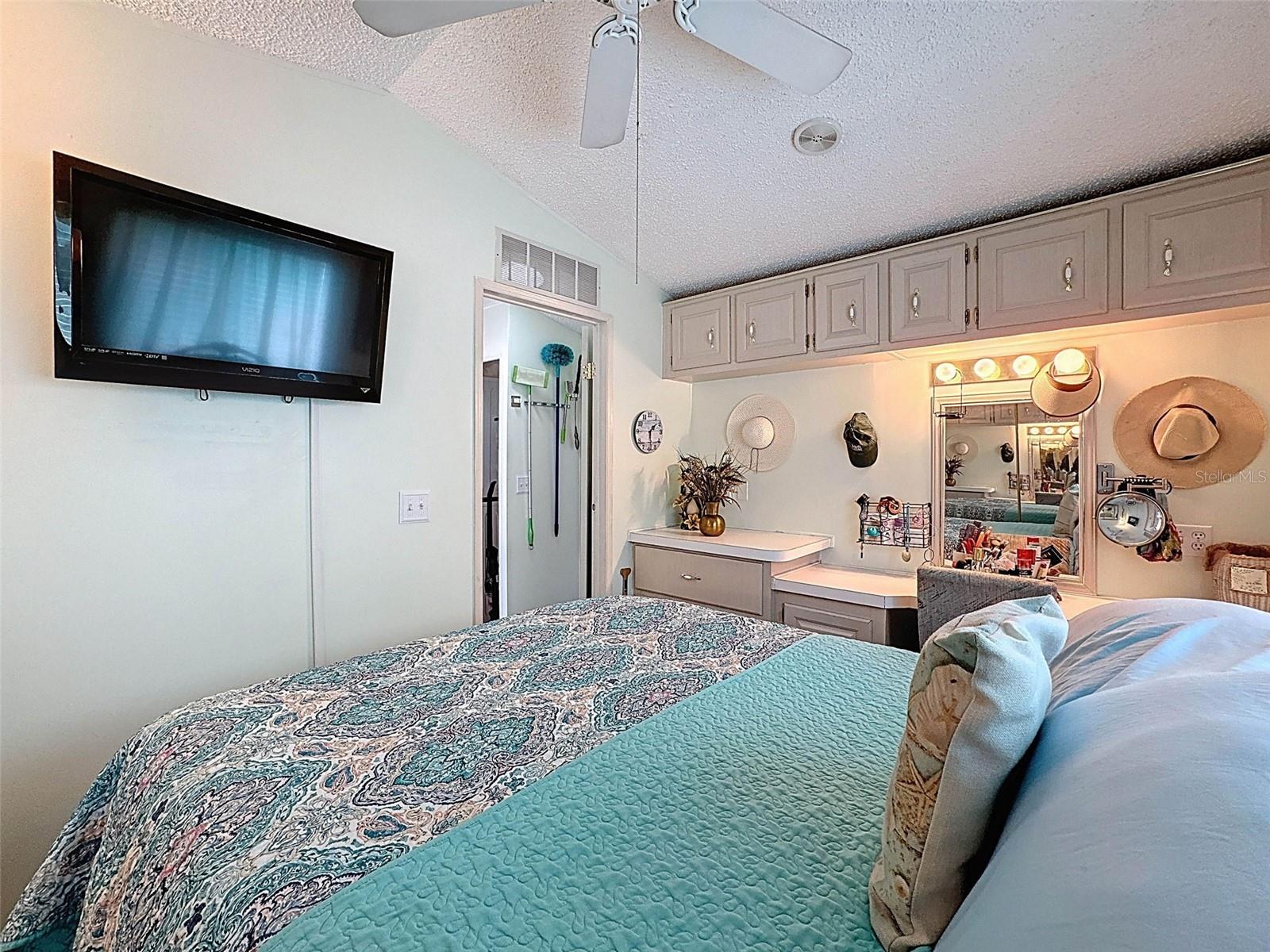 Image 11 of 18 For 9482 Gray Fox Drive
