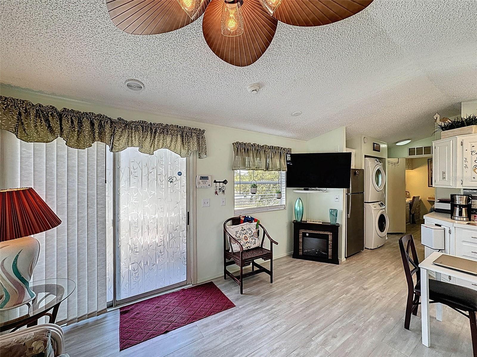Image 4 of 18 For 9482 Gray Fox Drive