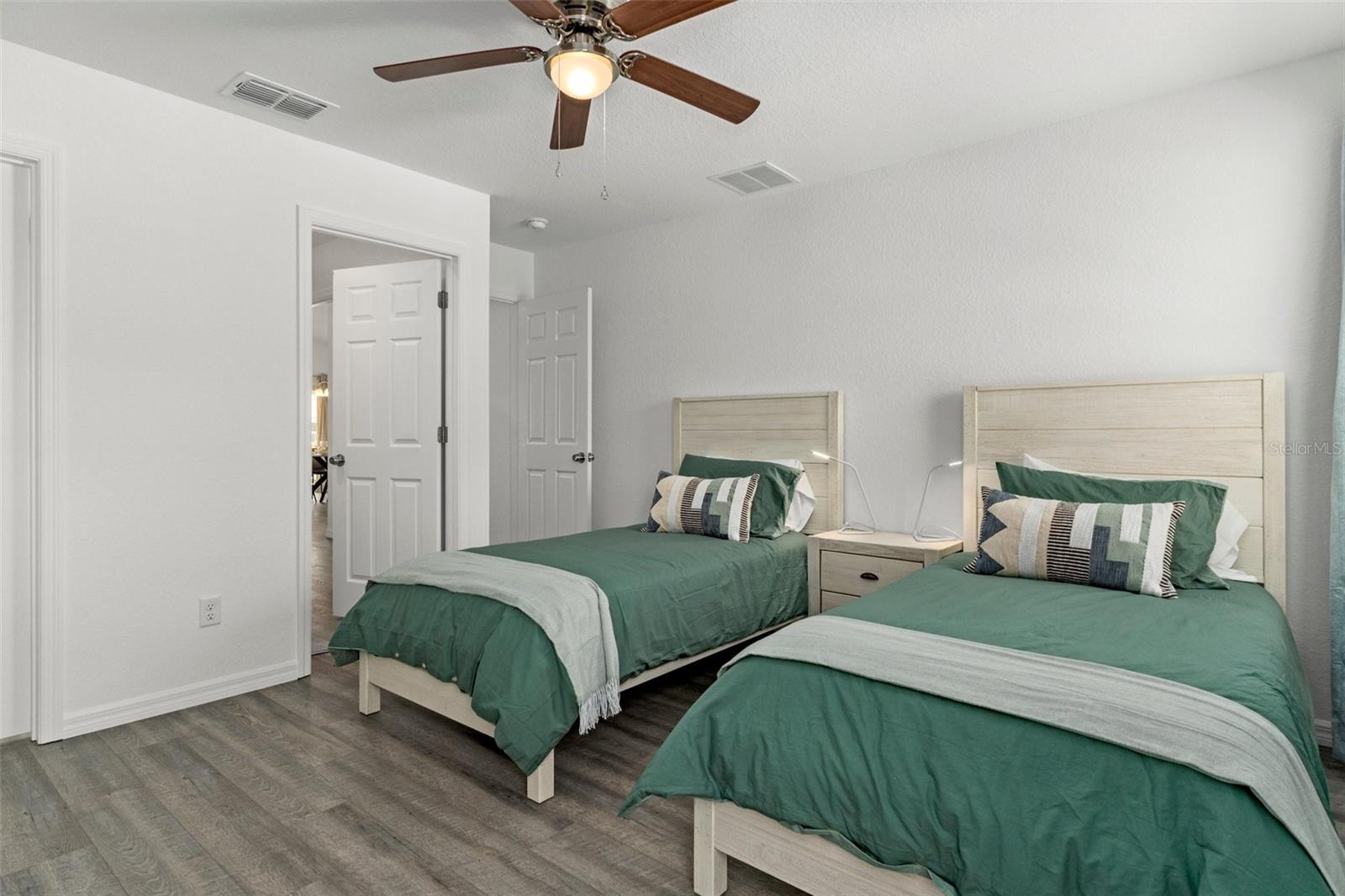 Image 20 of 28 For 10234 Middlburg Loop 152