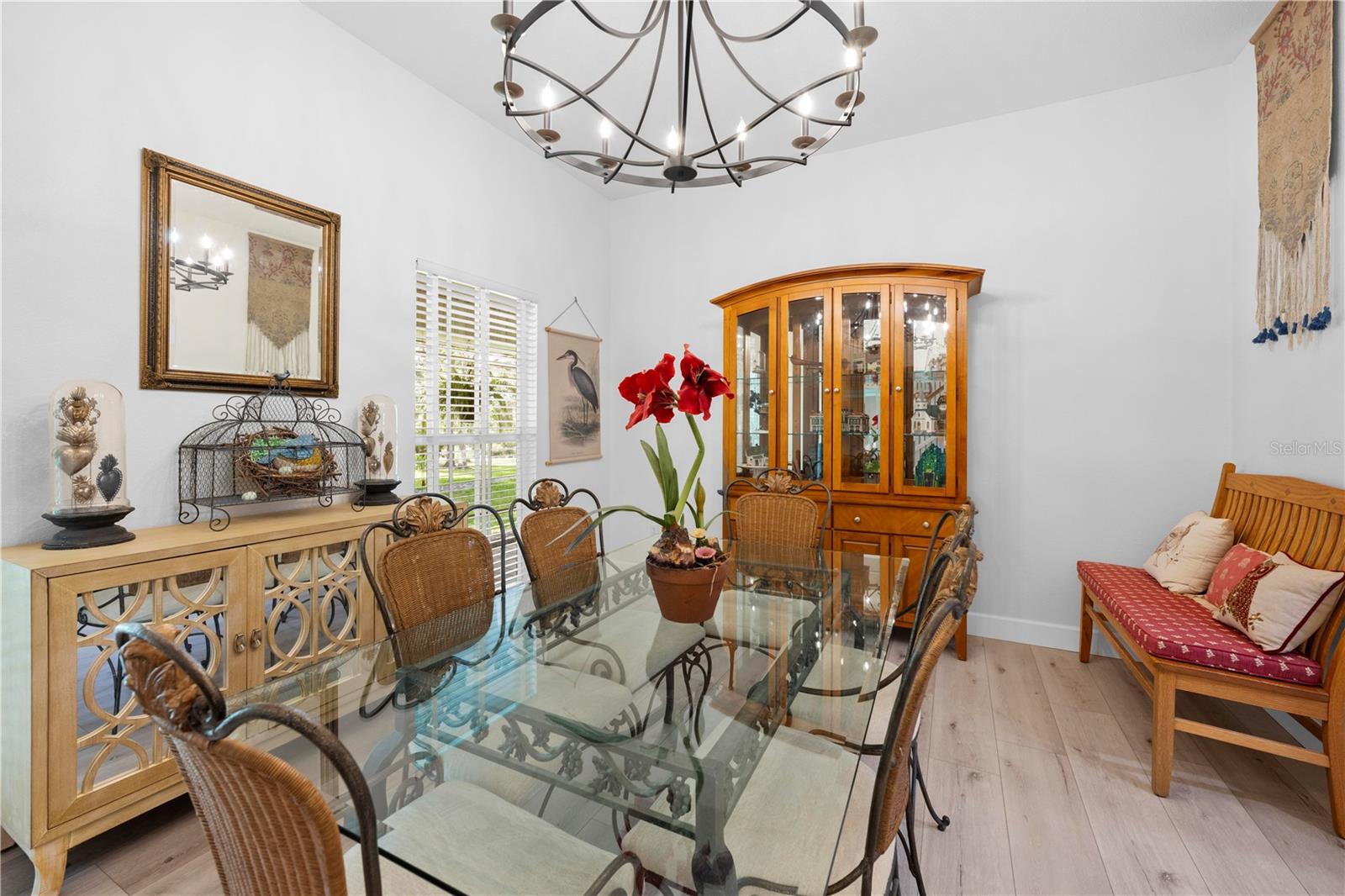 Listing photo id 15 for 27091 Country Oak Drive
