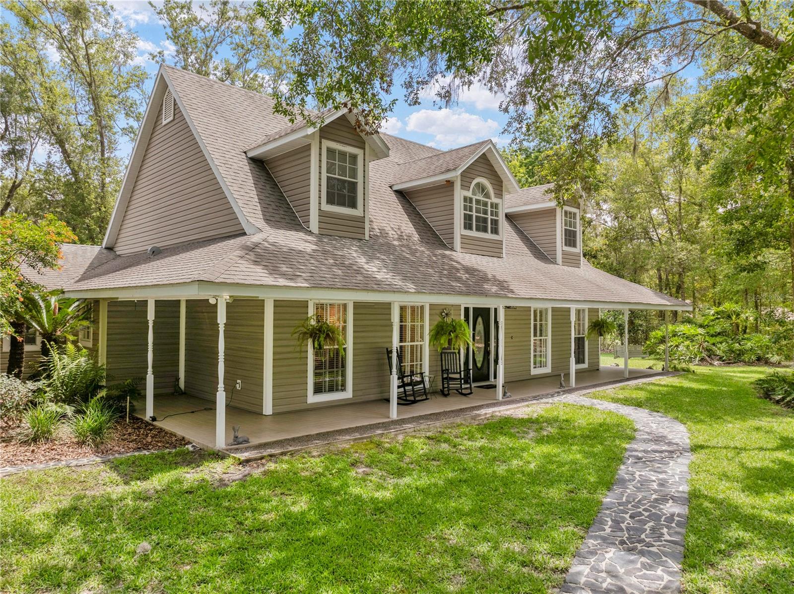 Listing photo id 0 for 27091 Country Oak Drive