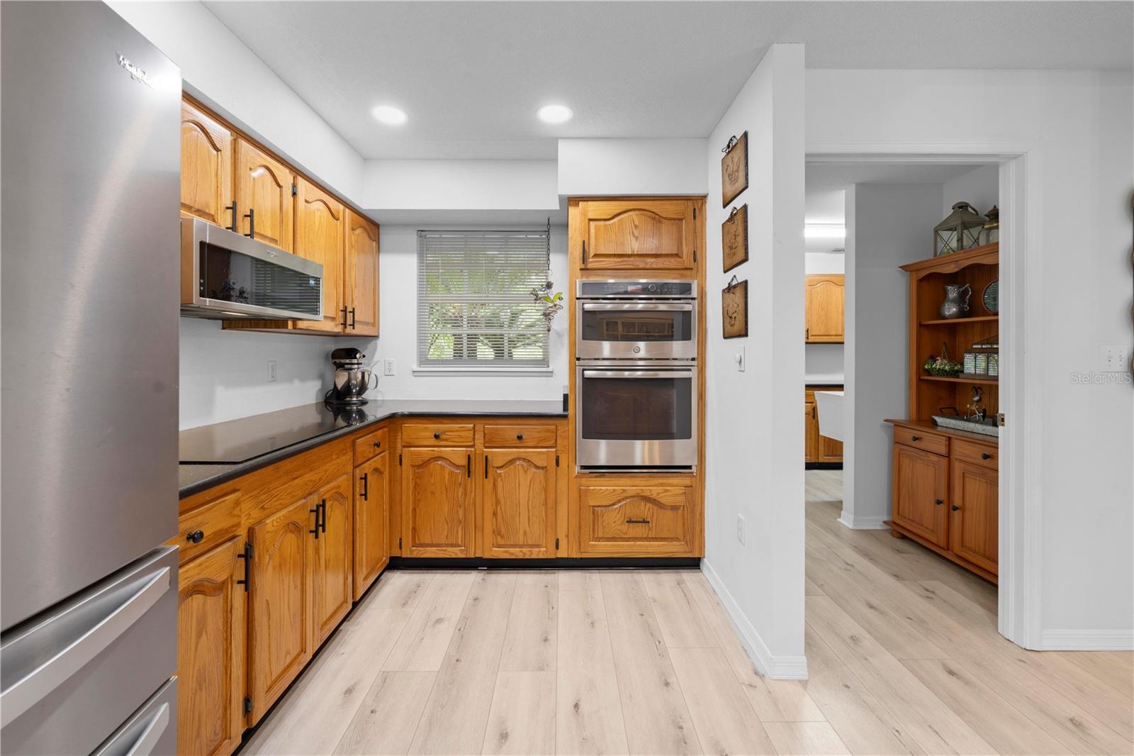 Listing photo id 20 for 27091 Country Oak Drive