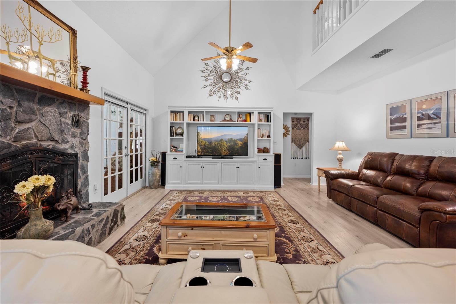 Listing photo id 27 for 27091 Country Oak Drive