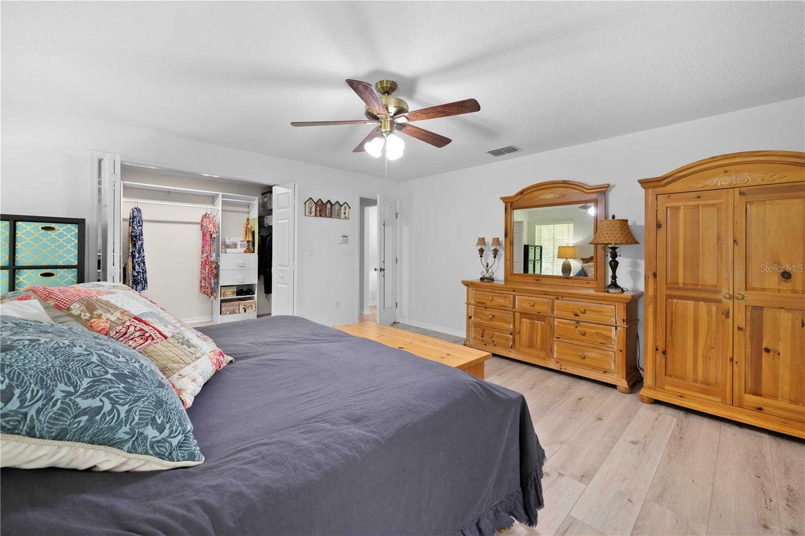 Listing photo id 42 for 27091 Country Oak Drive