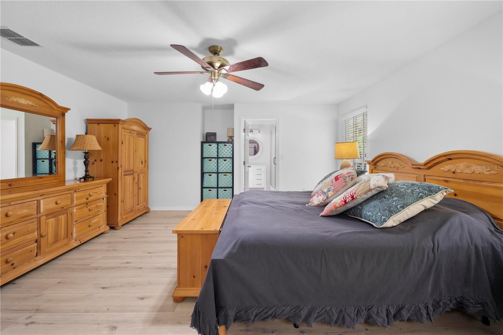 Listing photo id 43 for 27091 Country Oak Drive