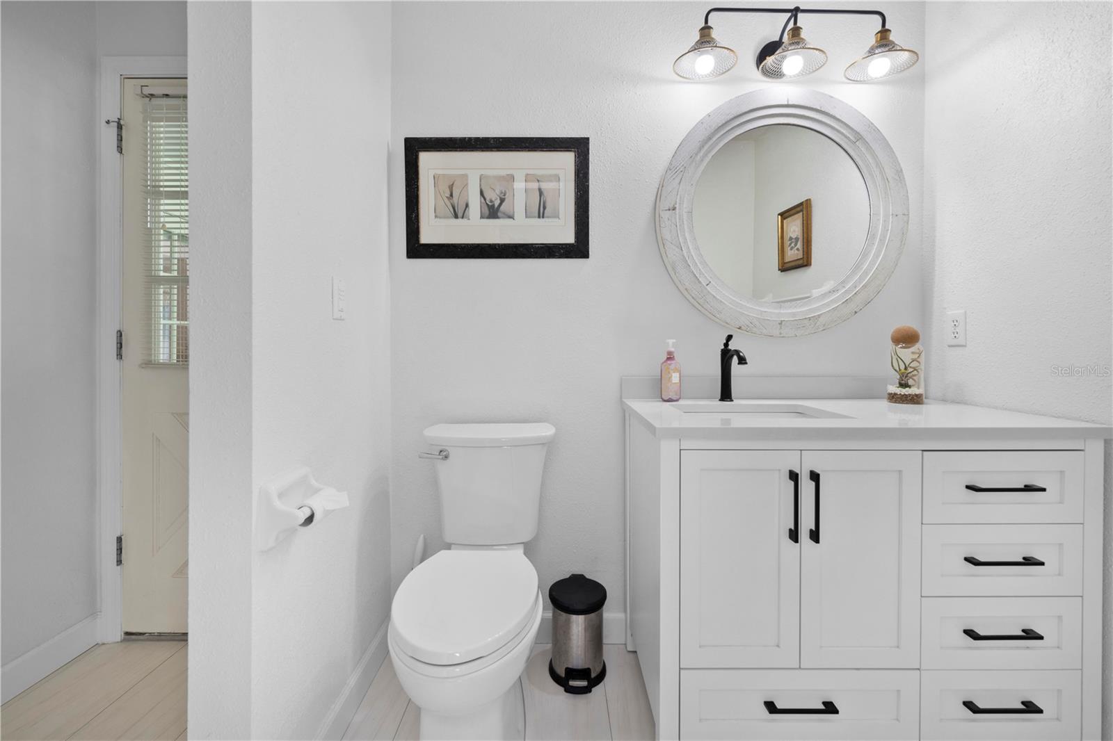 Listing photo id 46 for 27091 Country Oak Drive