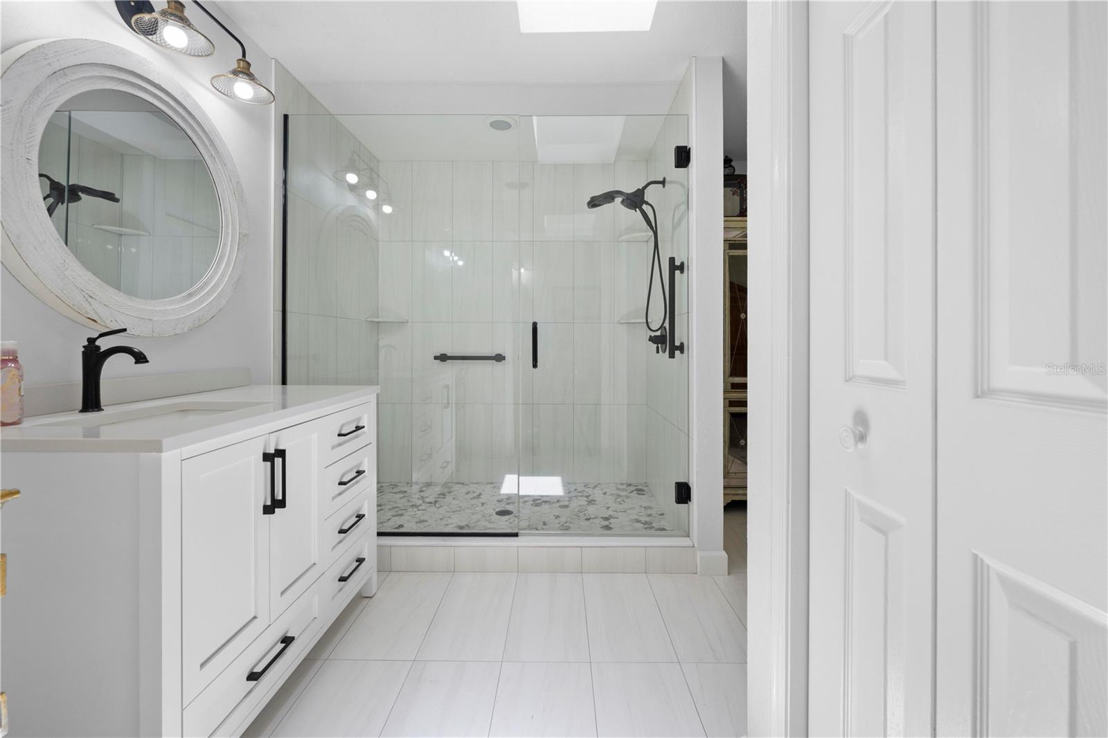 Listing photo id 47 for 27091 Country Oak Drive