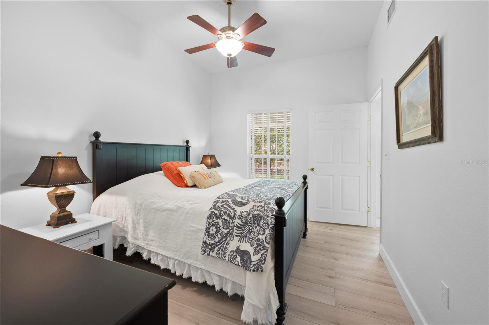 Listing photo id 49 for 27091 Country Oak Drive