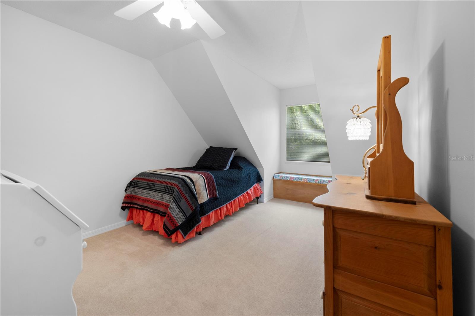 Listing photo id 62 for 27091 Country Oak Drive