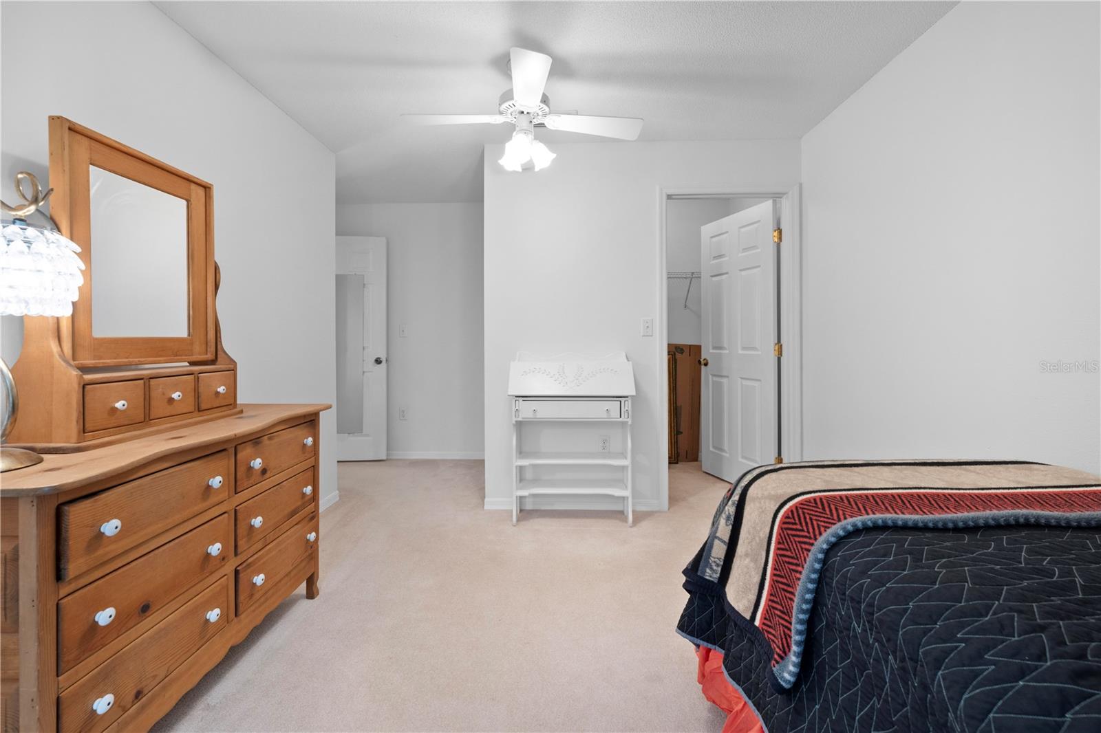 Listing photo id 63 for 27091 Country Oak Drive