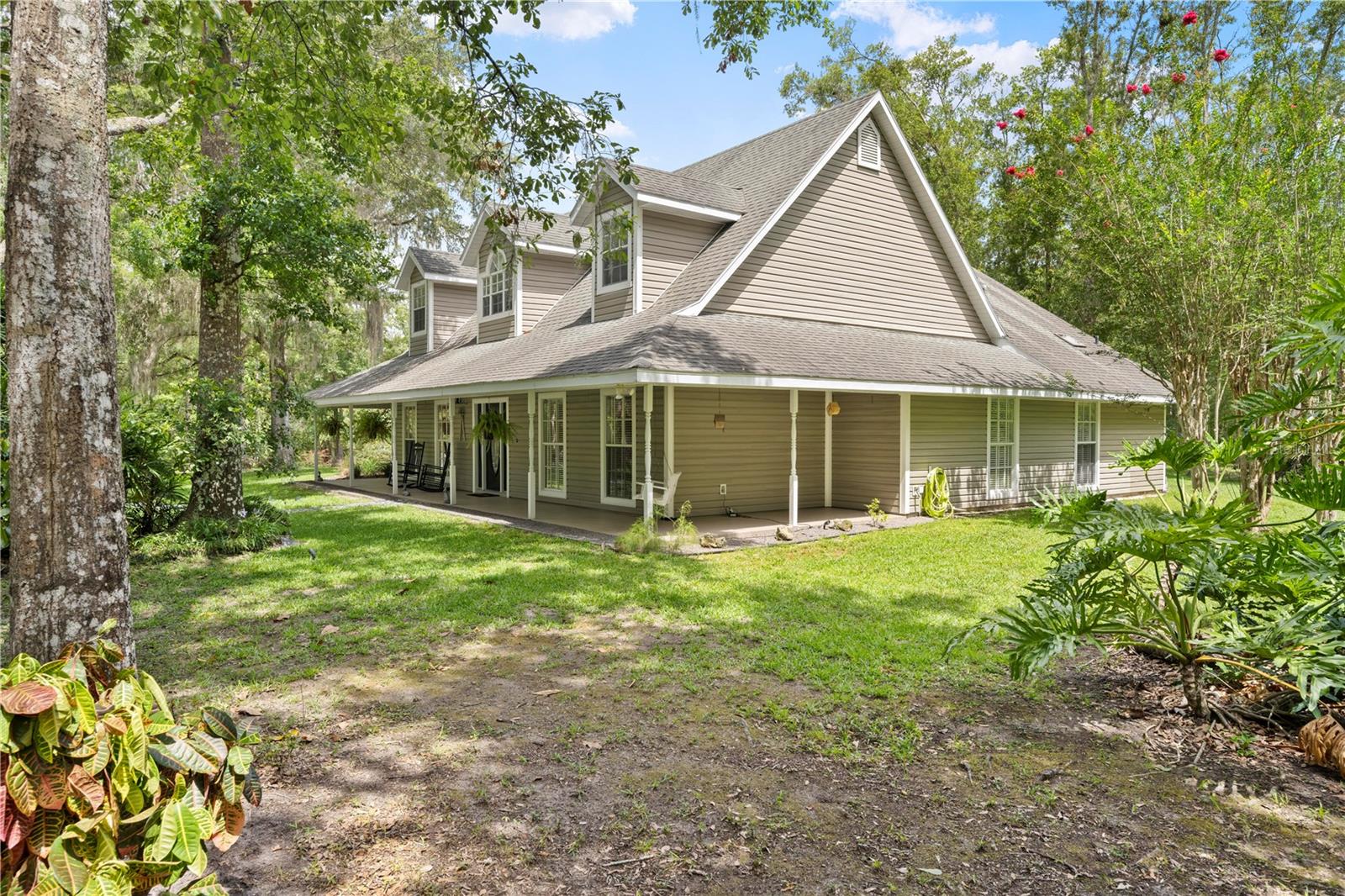 Listing photo id 5 for 27091 Country Oak Drive
