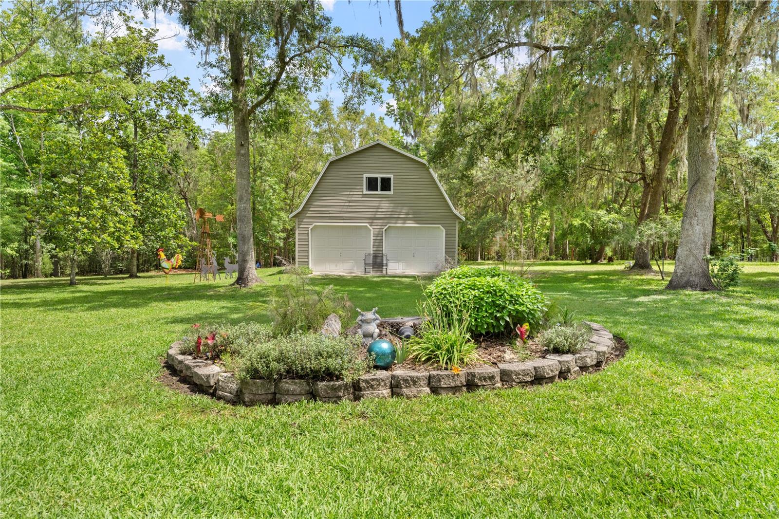 Listing photo id 74 for 27091 Country Oak Drive