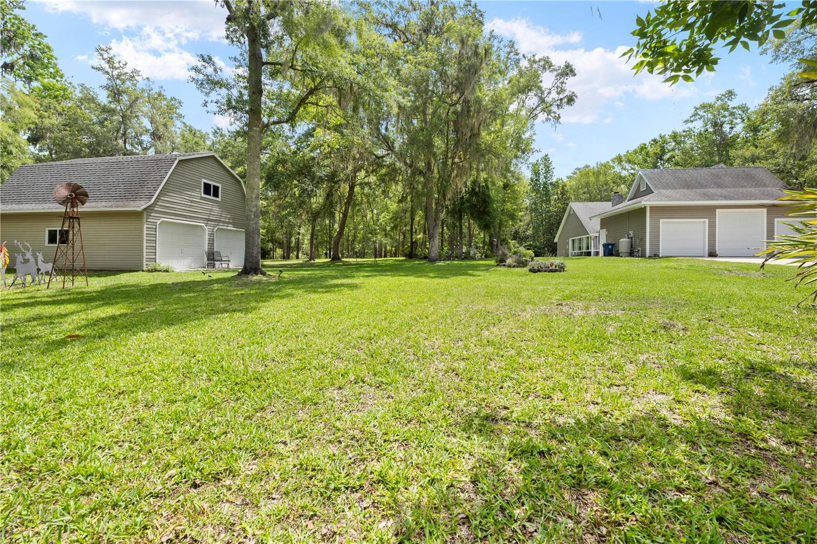 Listing photo id 75 for 27091 Country Oak Drive