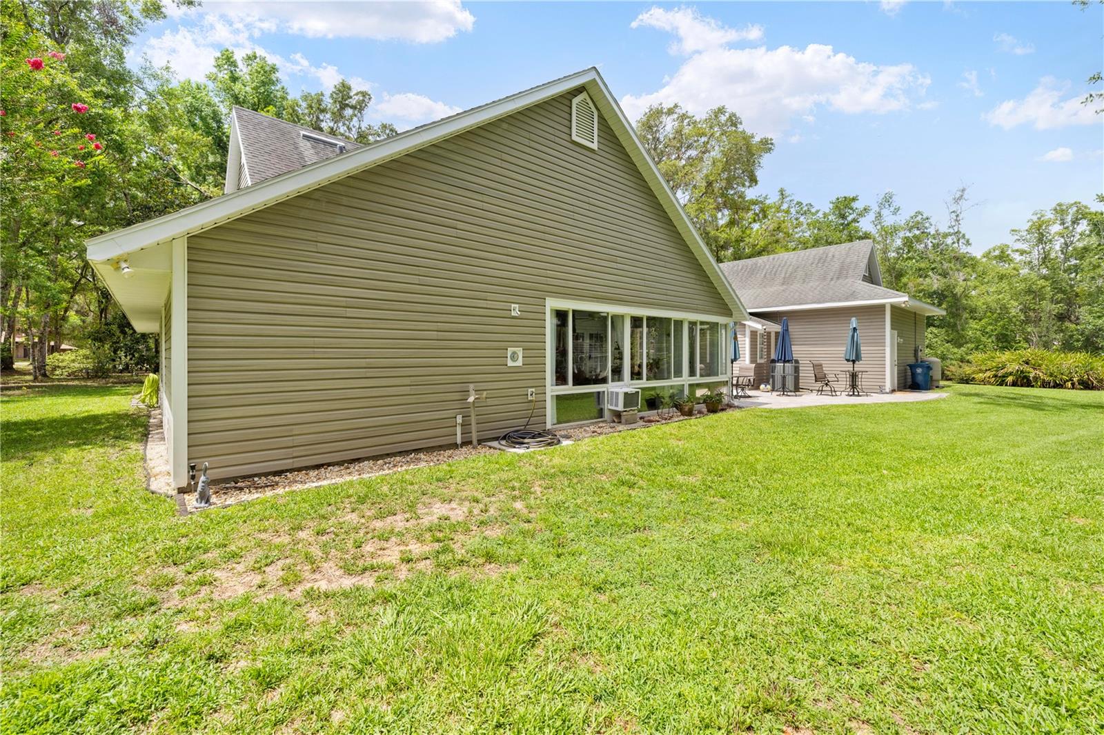 Listing photo id 79 for 27091 Country Oak Drive