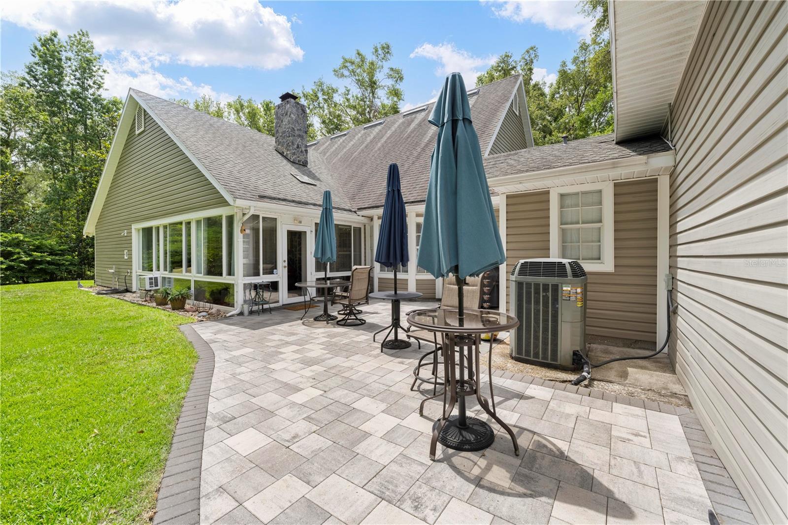 Listing photo id 83 for 27091 Country Oak Drive