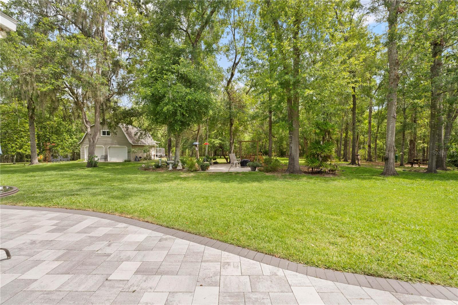 Listing photo id 85 for 27091 Country Oak Drive