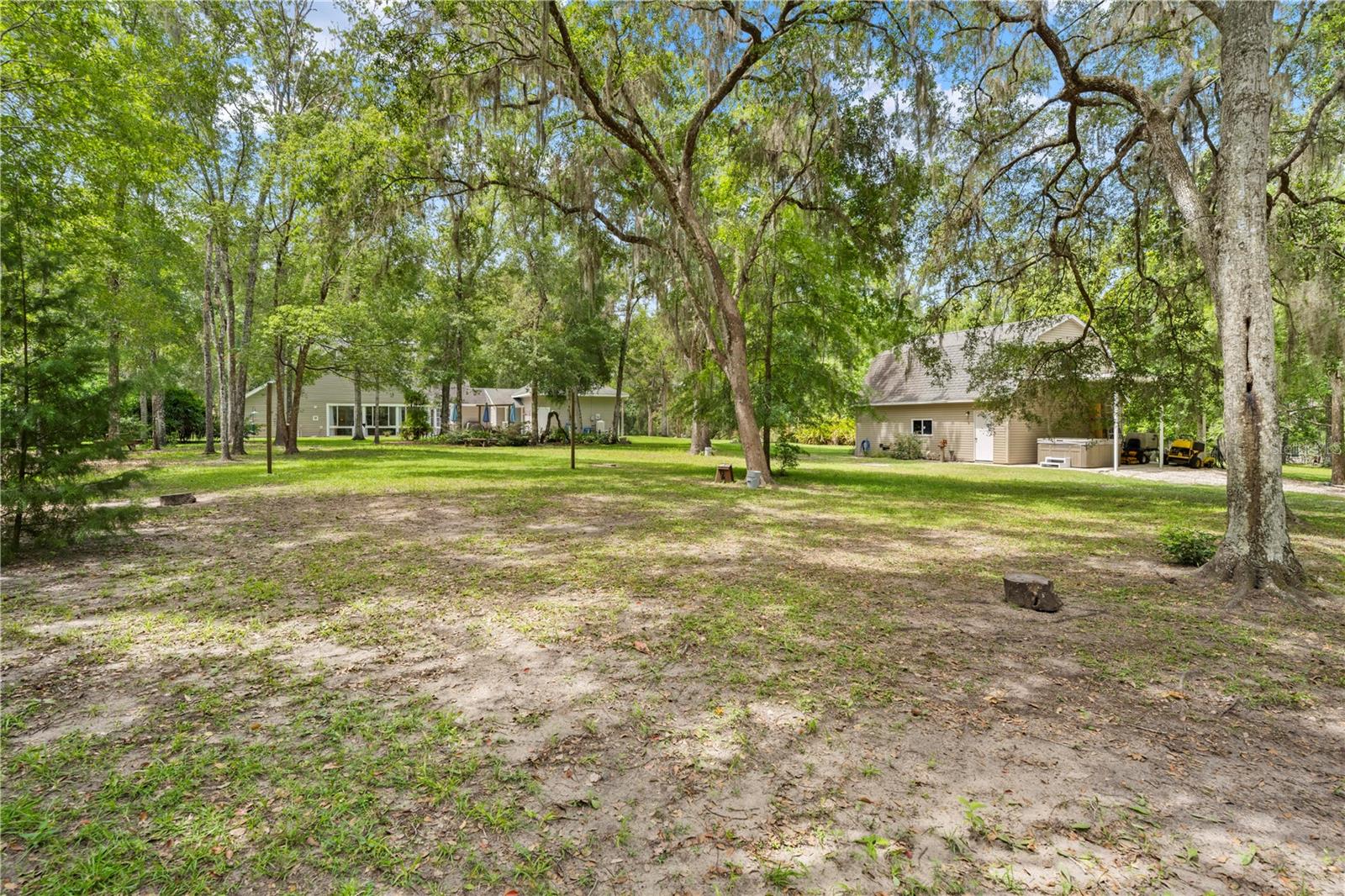 Listing photo id 86 for 27091 Country Oak Drive