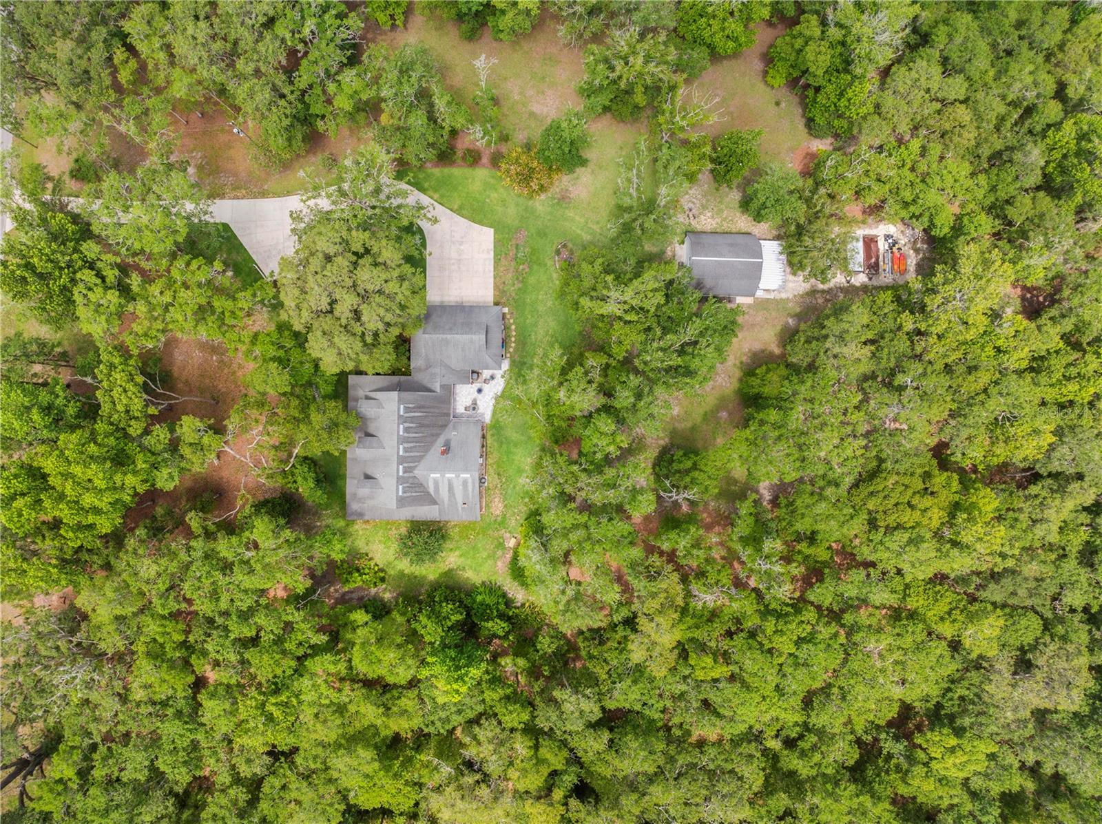 Listing photo id 92 for 27091 Country Oak Drive